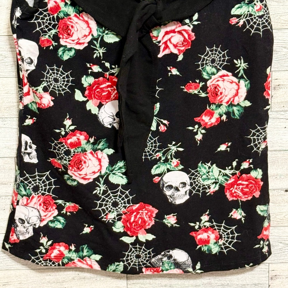 Hot Topic Womens Sz-Small Skull Rose Tie Front Tank Top Black Red Retro Goth NEW - Picture 5 of 12